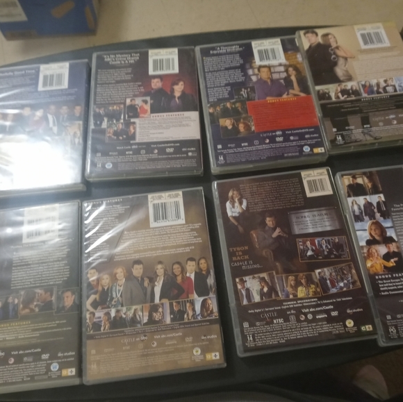 CASTLE complete series seasons 1 - 8 - Picture 3 of 3